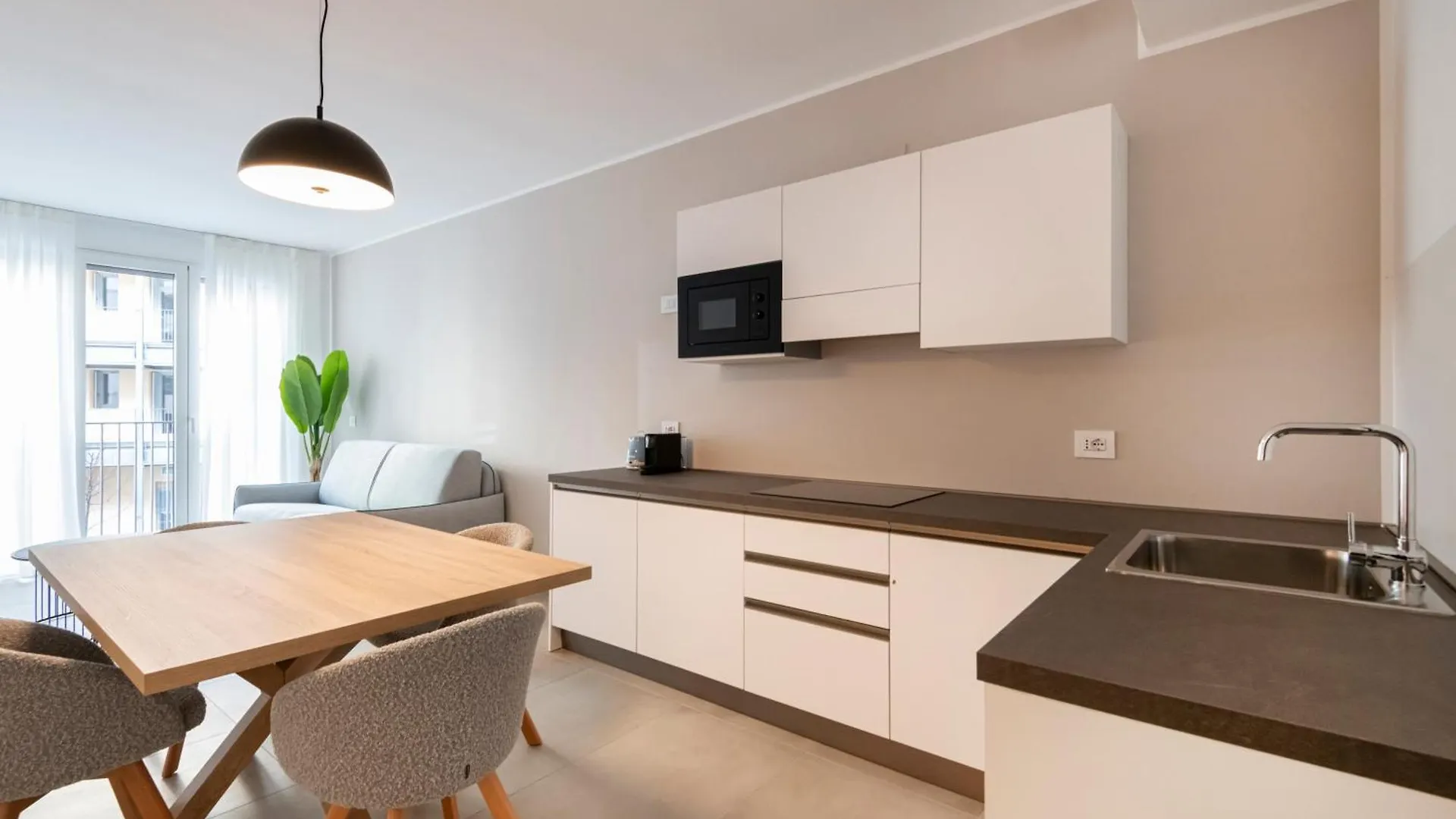 Aparthotel Relstay - De Angeli Milan Italy